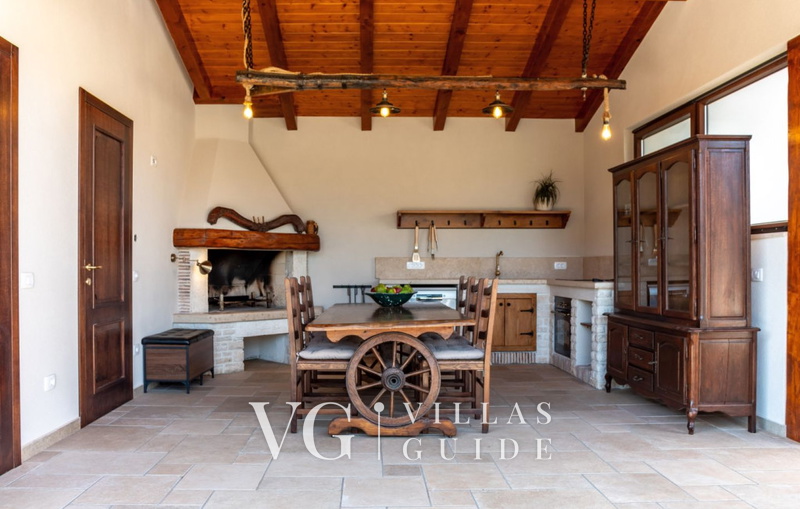 Modern Istrian Villa Lere with Pool, BBQ Lounge & Activities