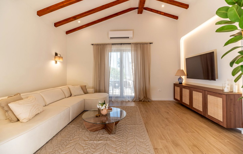 Modern Istrian Villa Lere with Pool, BBQ Lounge & Activities