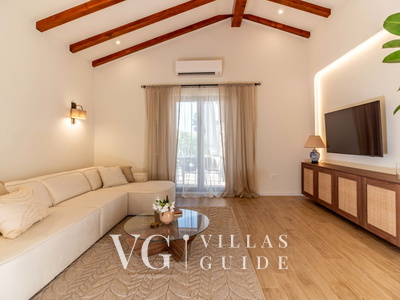 Modern Istrian Villa Lere with Pool, BBQ Lounge & Activities Living room