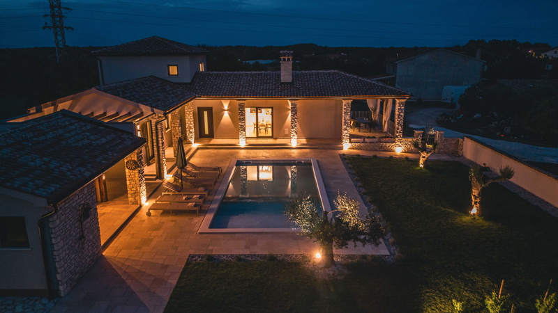 Modern Istrian Villa Lere with Pool, BBQ Lounge & Activities