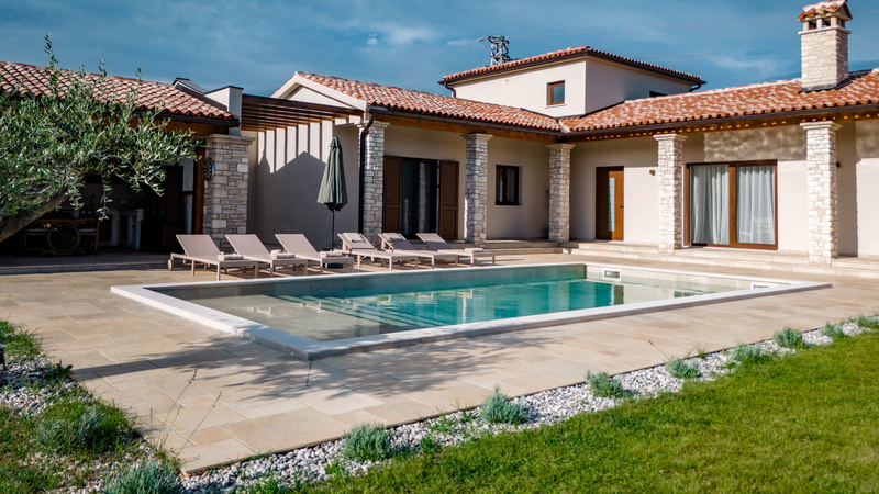 Modern Istrian Villa Lere with Pool, BBQ Lounge & Activities