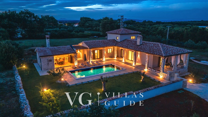 Modern Istrian Villa Lere with Pool, BBQ Lounge & Activities Giardino e esterni della proprietà