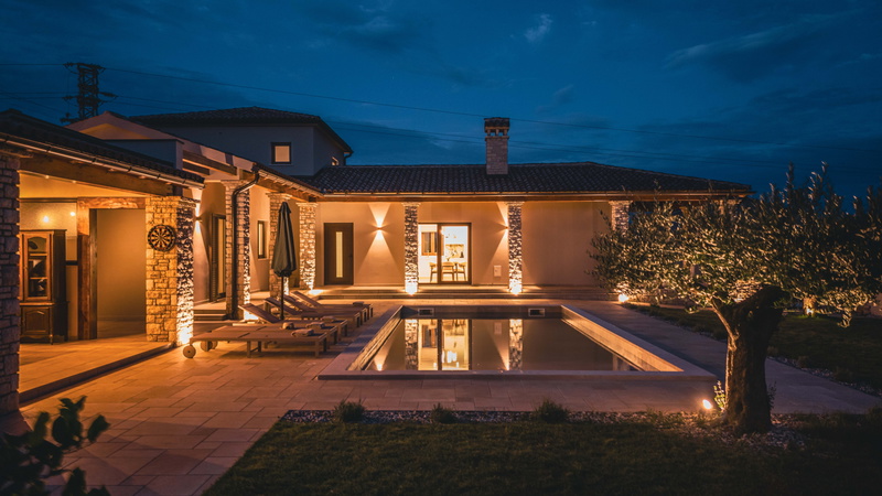 Modern Istrian Villa Lere with Pool, BBQ Lounge & Activities
