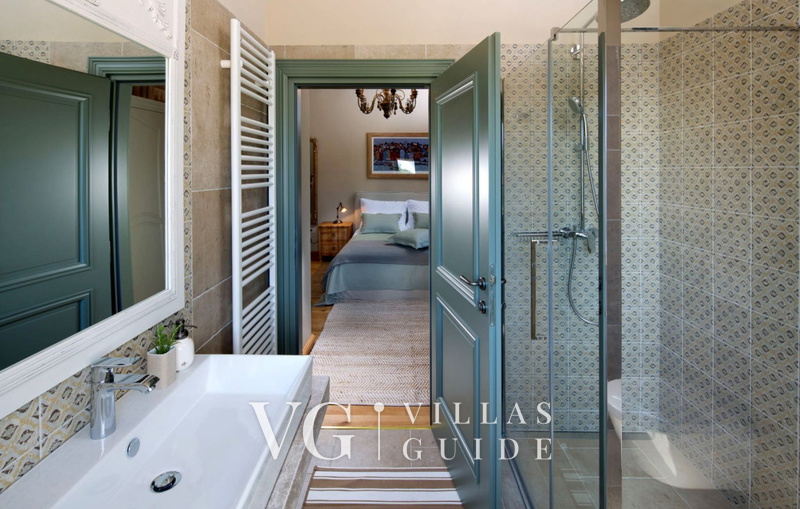 Villa Nevia Bathroom