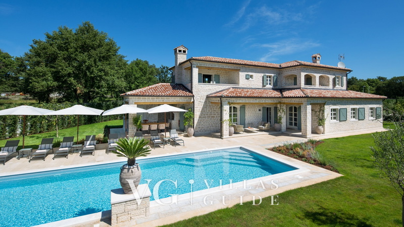 Villa Nevia Garden and property exterior