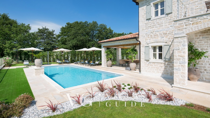 Villa Elena Garten und Außenbereich