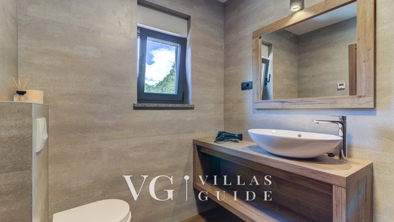 Villa Casa Verde with pool&whirpool Bathroom