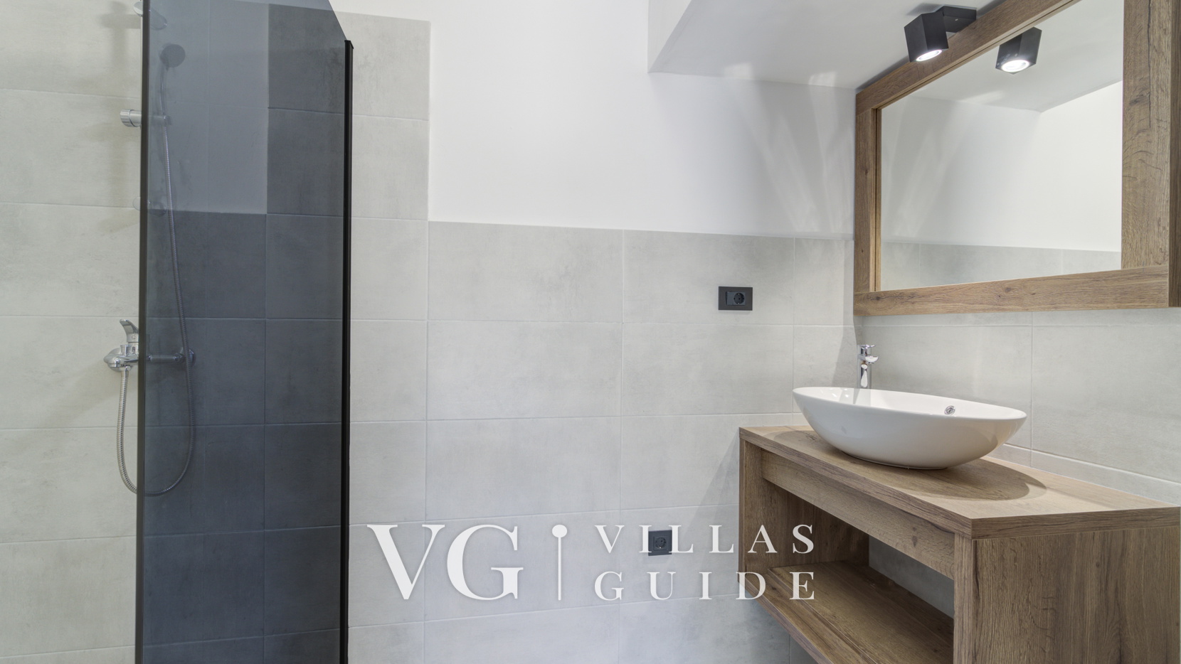 Villa Casa Verde with pool&whirpool Bathroom