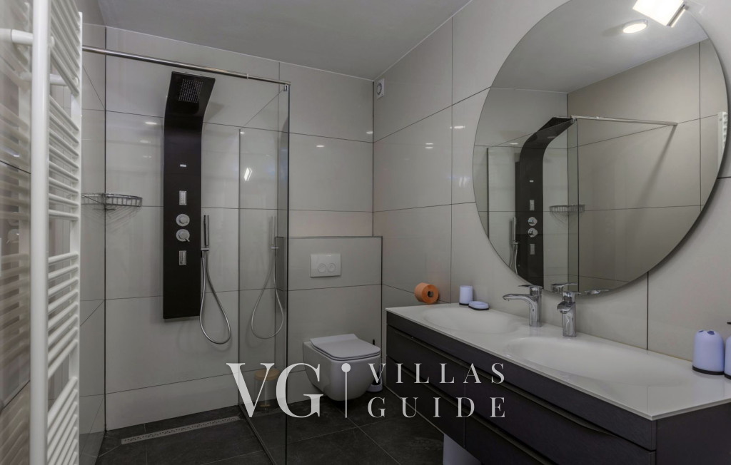 Villa Magica Bathroom