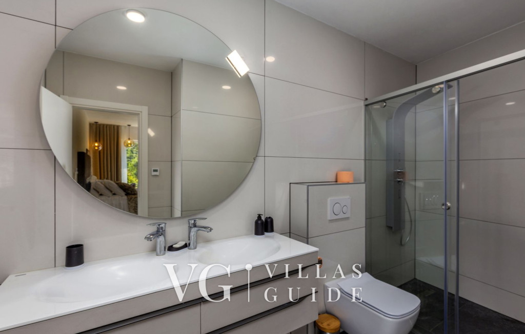 Villa Amelie Bathroom