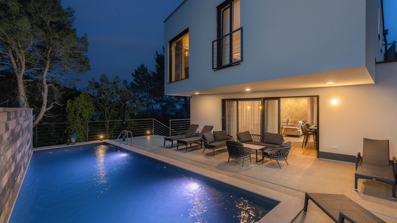 Villa Amelie with pool&whirpool&sauna