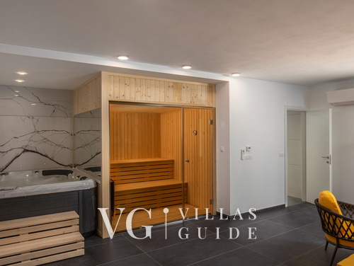 Villa Amelie with pool&whirpool&sauna