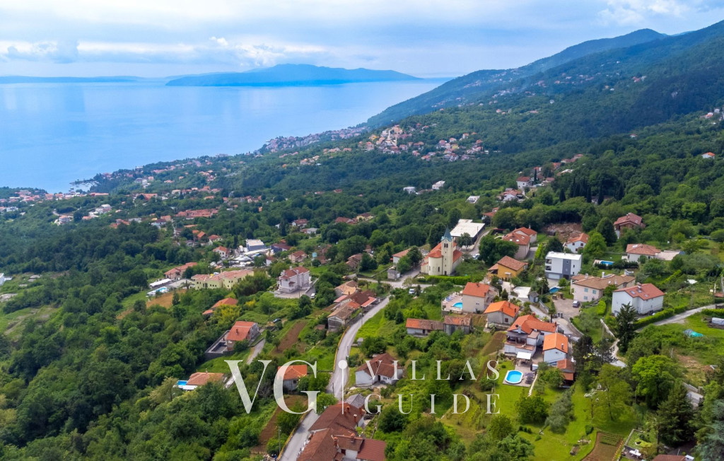 Casa Dea Garden and property exterior