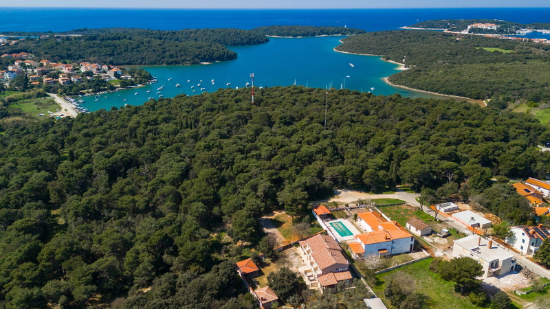 Villa Veronika 1 – Private Twin House with Shared Playground & BBQ