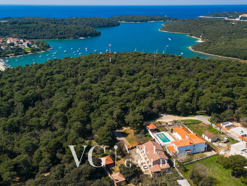 Villa Veronika 1 – Private Twin House with Shared Playground & BBQ