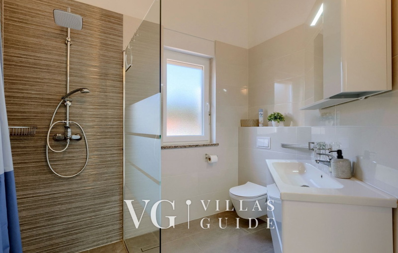 Villa Veronika II Bathroom