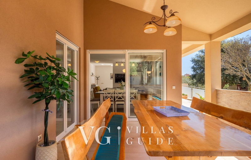 Villa Veronika II Additional content