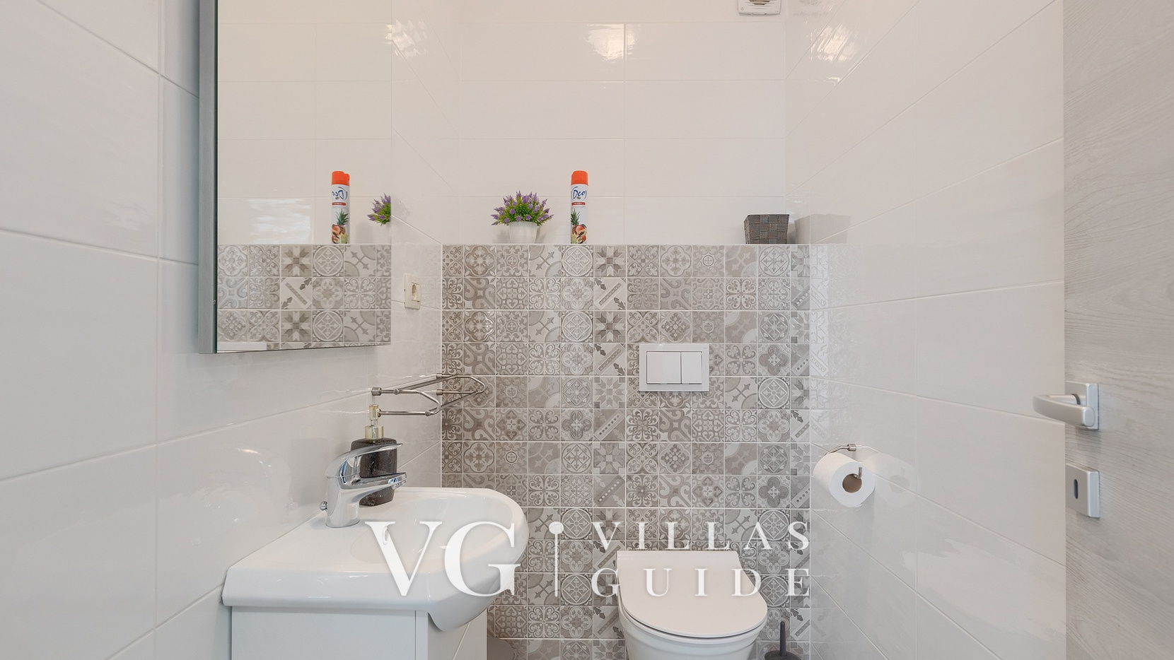 Villa Veronika II Guest toilet