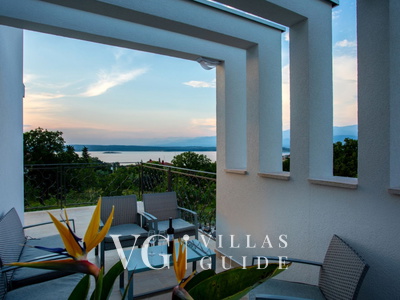 Vila Zarra Additional content