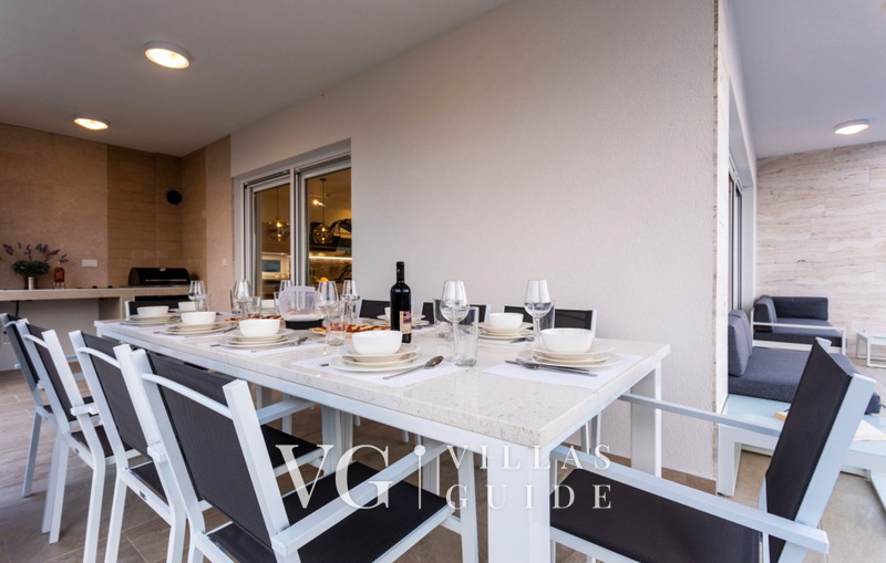 Vila Zarra Zusatzinhalte