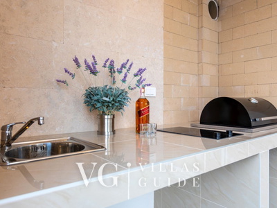 Vila Zarra Additional content