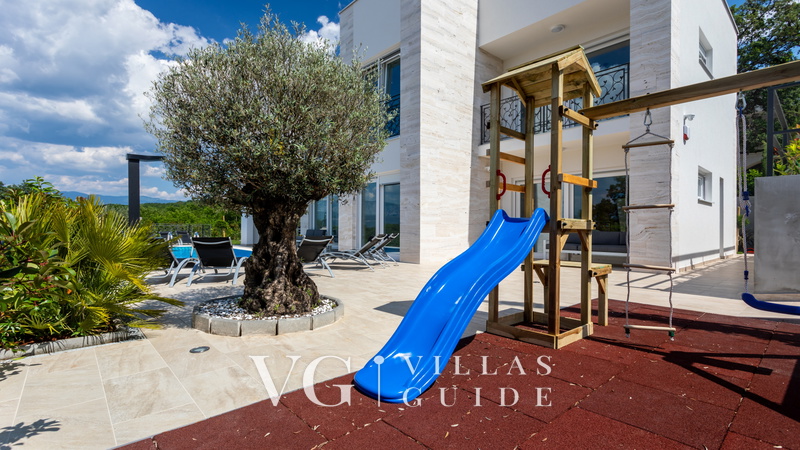 Vila Zarra Additional content