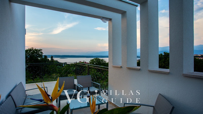 Vila Zarra Additional content