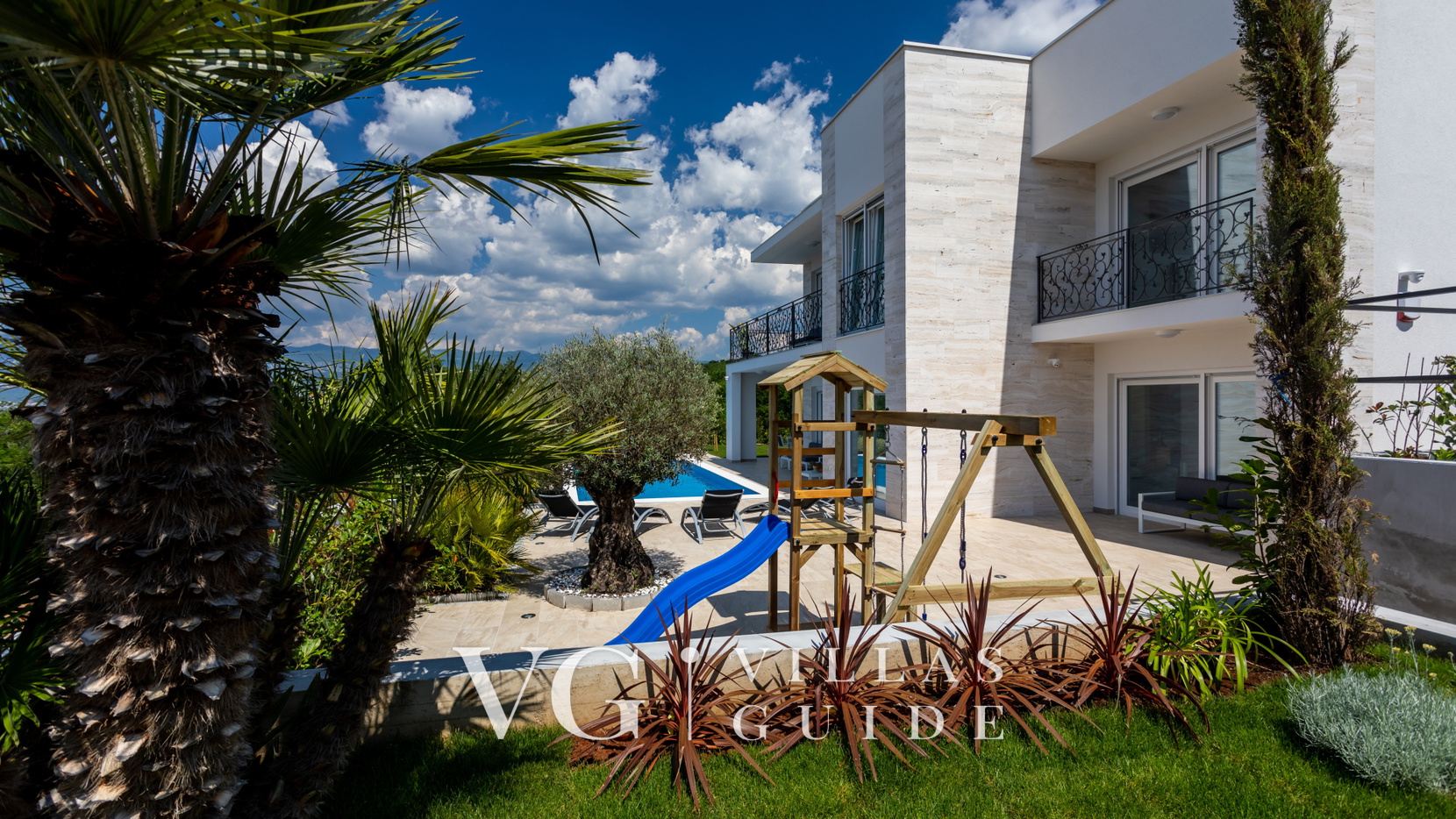 Vila Zarra Additional content