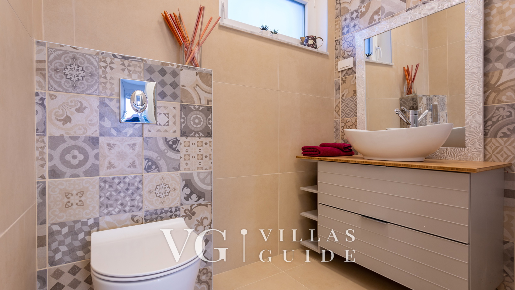 Vila Zarra Guest toilet