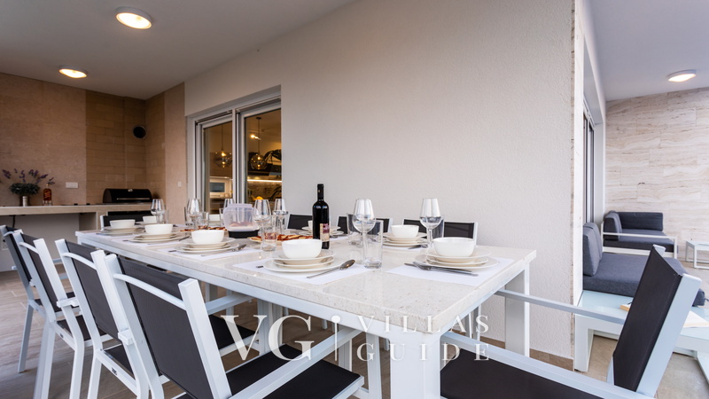 Vila Zarra Additional content