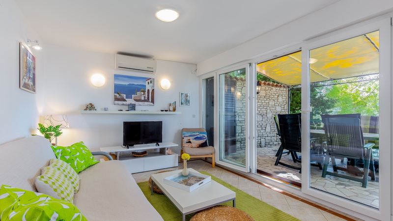 Villa Relax with pool&beachfront&pet friendly Crikvenica