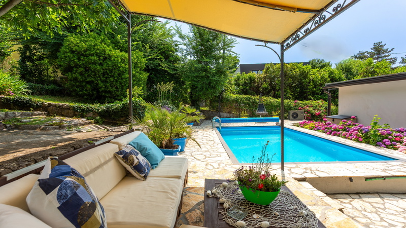 Villa Relax with pool&beachfront&pet friendly Crikvenica