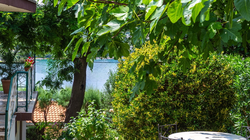 Villa Relax with pool&beachfront&pet friendly Crikvenica