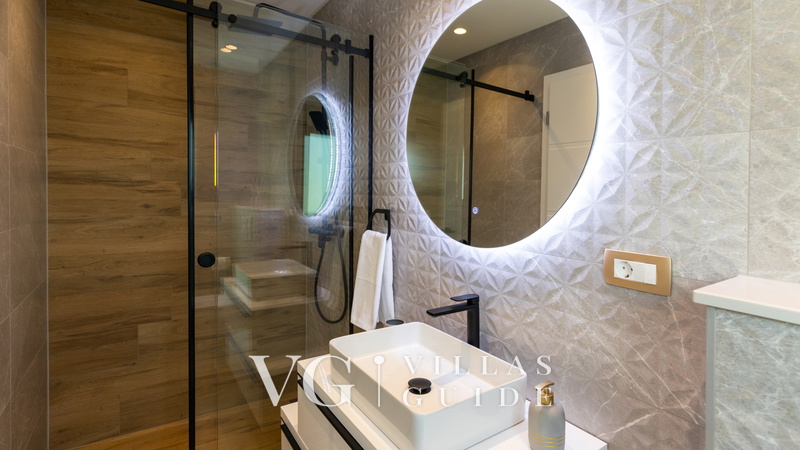 Villa Sirius - Makarska-Bast Badezimmer