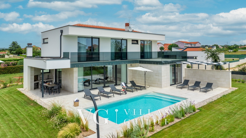 Villa Celi Garden and property exterior