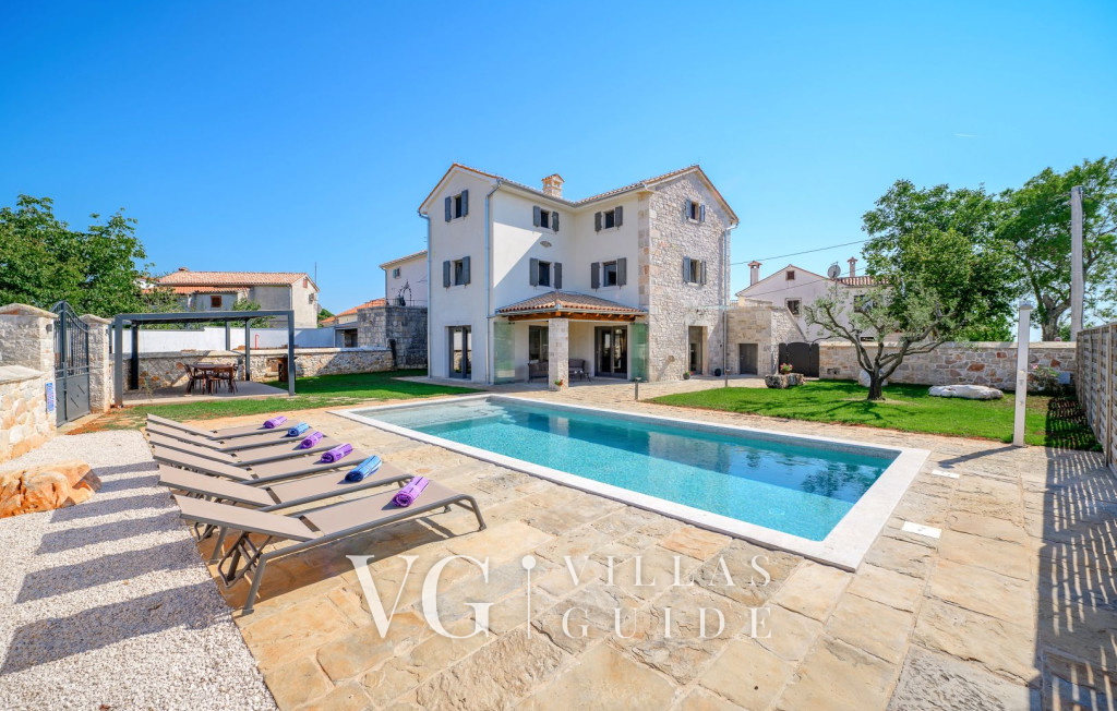 Villa Cangarela Garden and property exterior