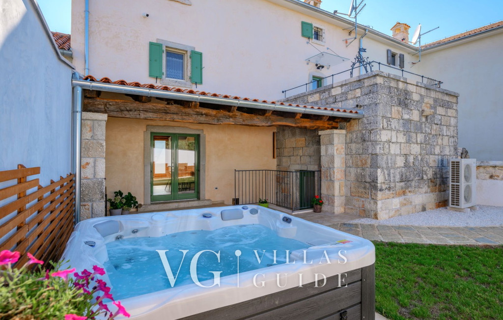 Villa Cangarela Garden and property exterior