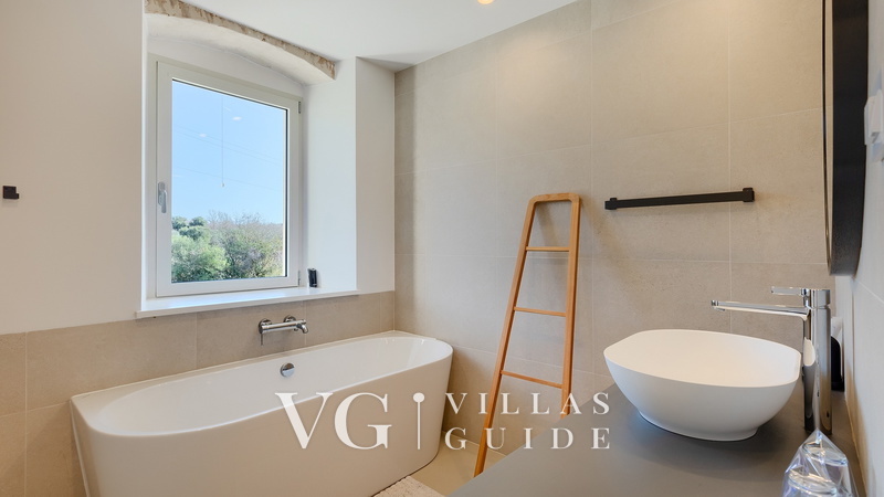 Villa Sarizol Bathroom