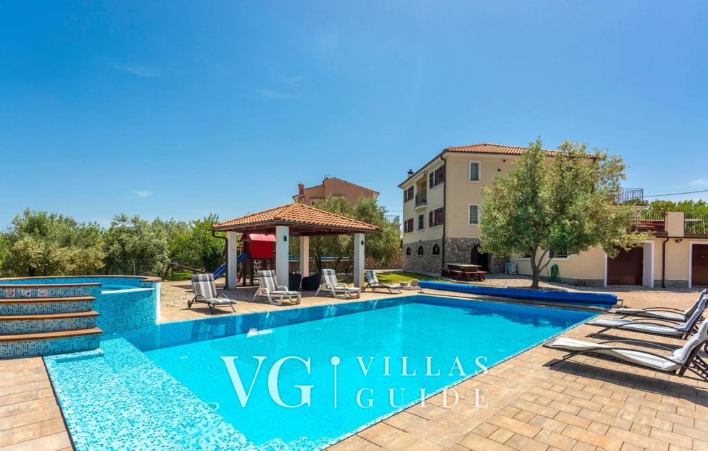 Villa Grande heated pool&whirpool&sauna&pet friendly Pool