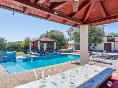 Villa Grande heated pool&whirpool&sauna&pet friendly Dvorište i vanjski dio objekta
