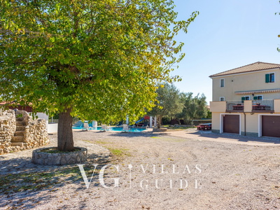 Villa Grande heated pool&whirpool&sauna&pet friendly Dvorište i vanjski dio objekta