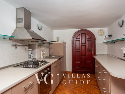 Villa Grande heated pool&whirpool&sauna&pet friendly Kuhinja