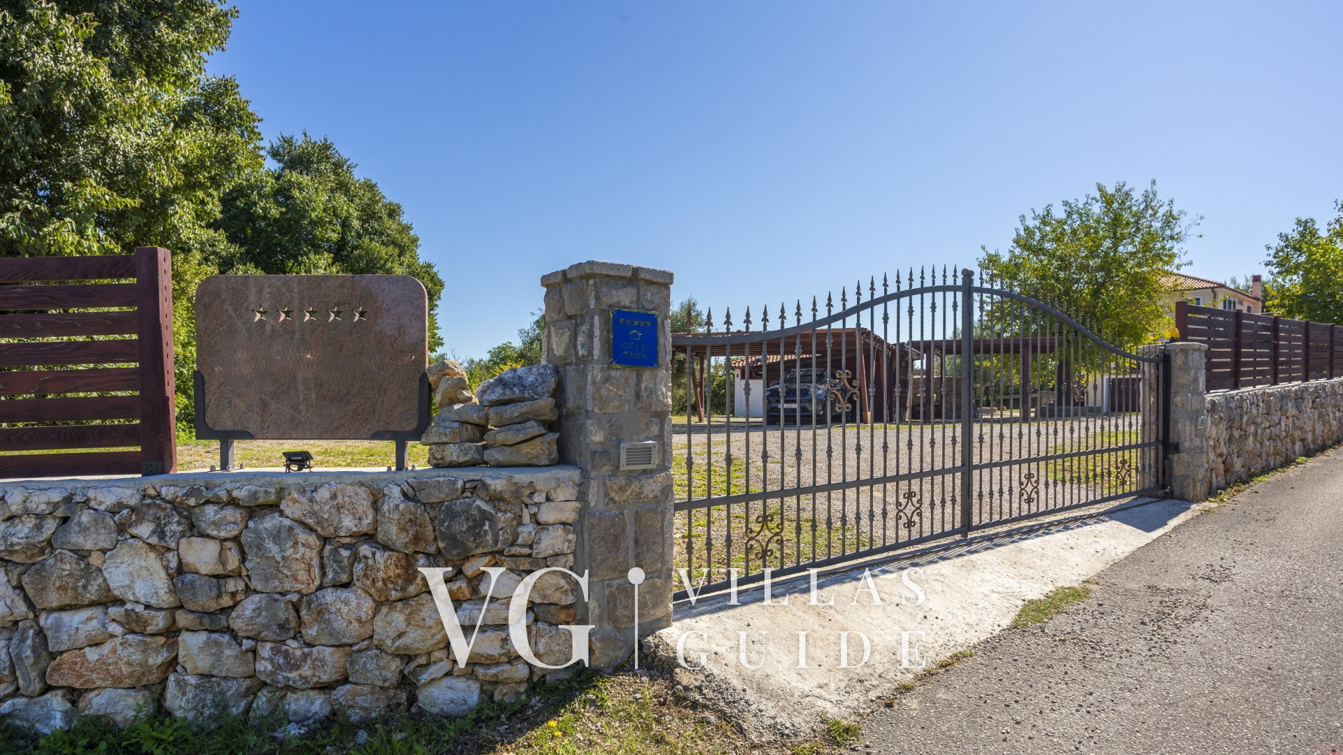 Villa Grande heated pool&whirpool&sauna&pet friendly Dvorište i vanjski dio objekta