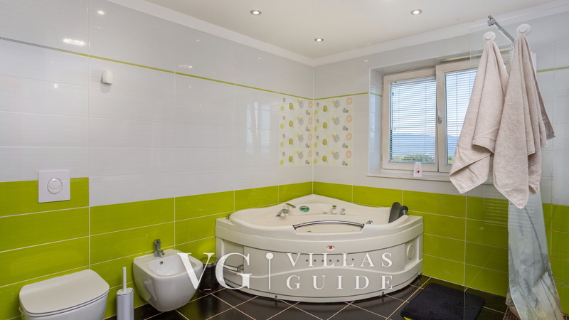 Villa Grande heated pool&whirpool&sauna&pet friendly Bathroom