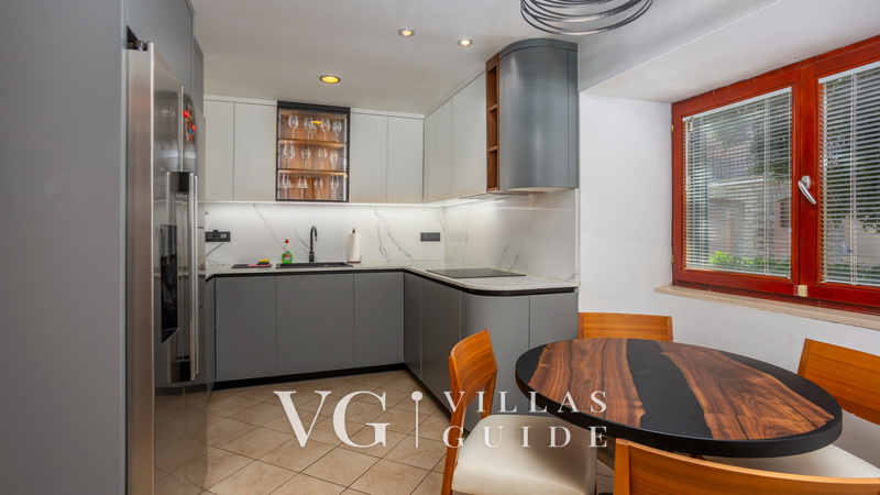 Villa Grande heated pool&whirpool&sauna&pet friendly Kitchen