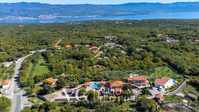 Villa Grande heated pool&whirpool&sauna&pet friendly Microlocation