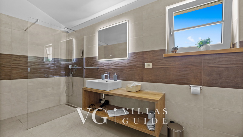 Stone Villa Murine Istria Badezimmer