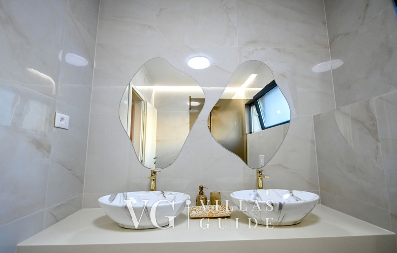 Villa Rosemary - East - Makarska Kupaonica