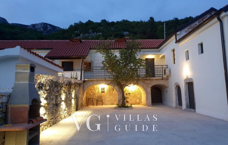 Villa Green Residence