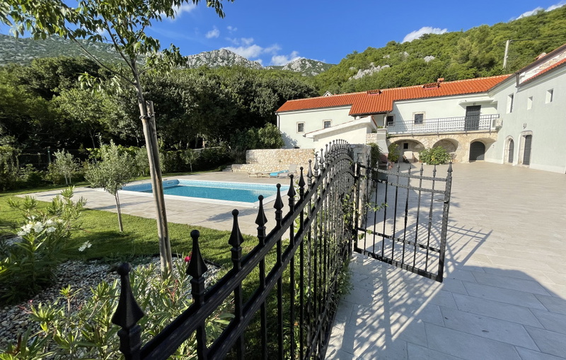 Villa Green Residence